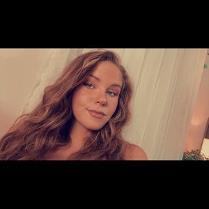 Meet your Posher, Caroline